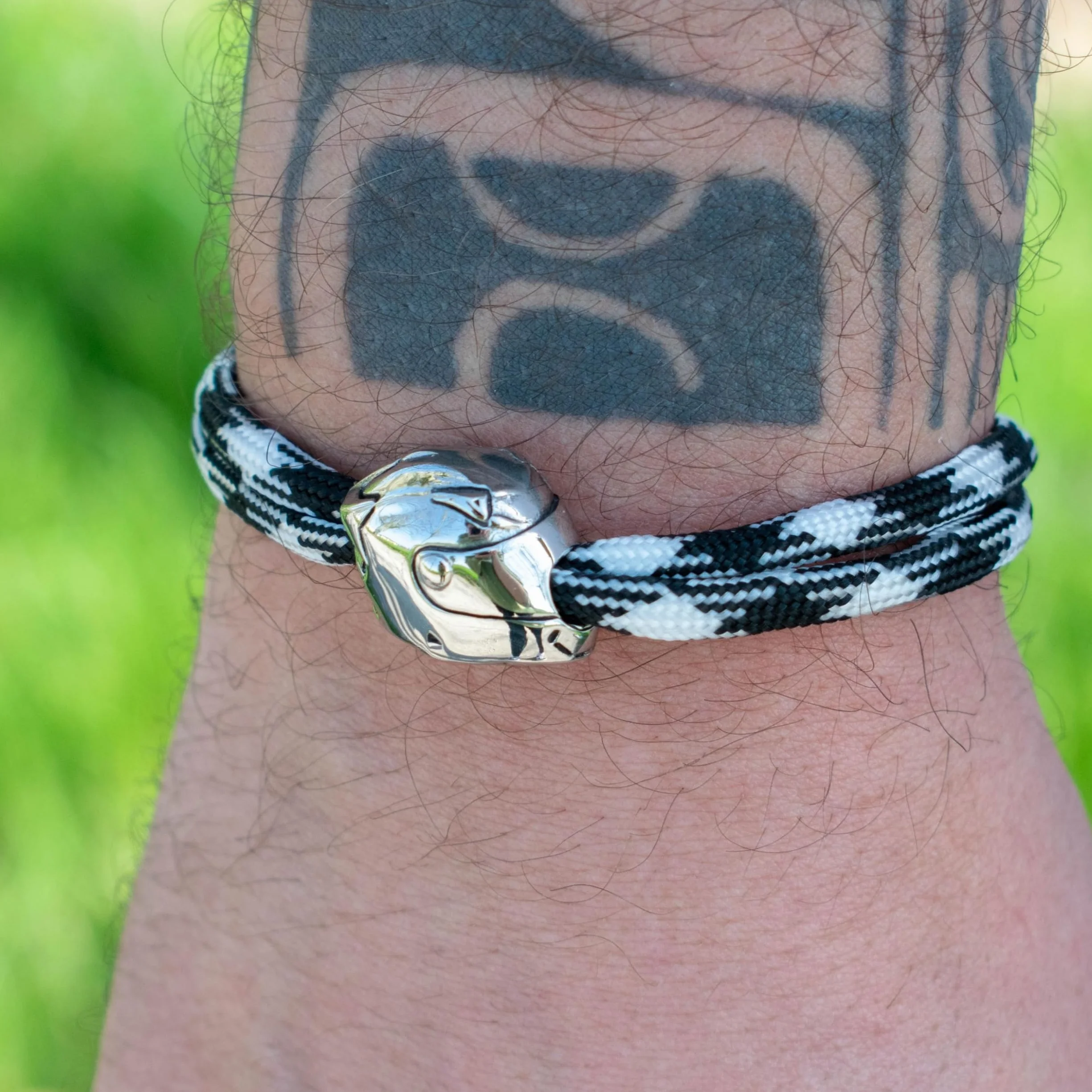 Bracciale da motociclista regolabile in acciaio inossidabile gioiello casco uomo donna idea regalo accessorio polso