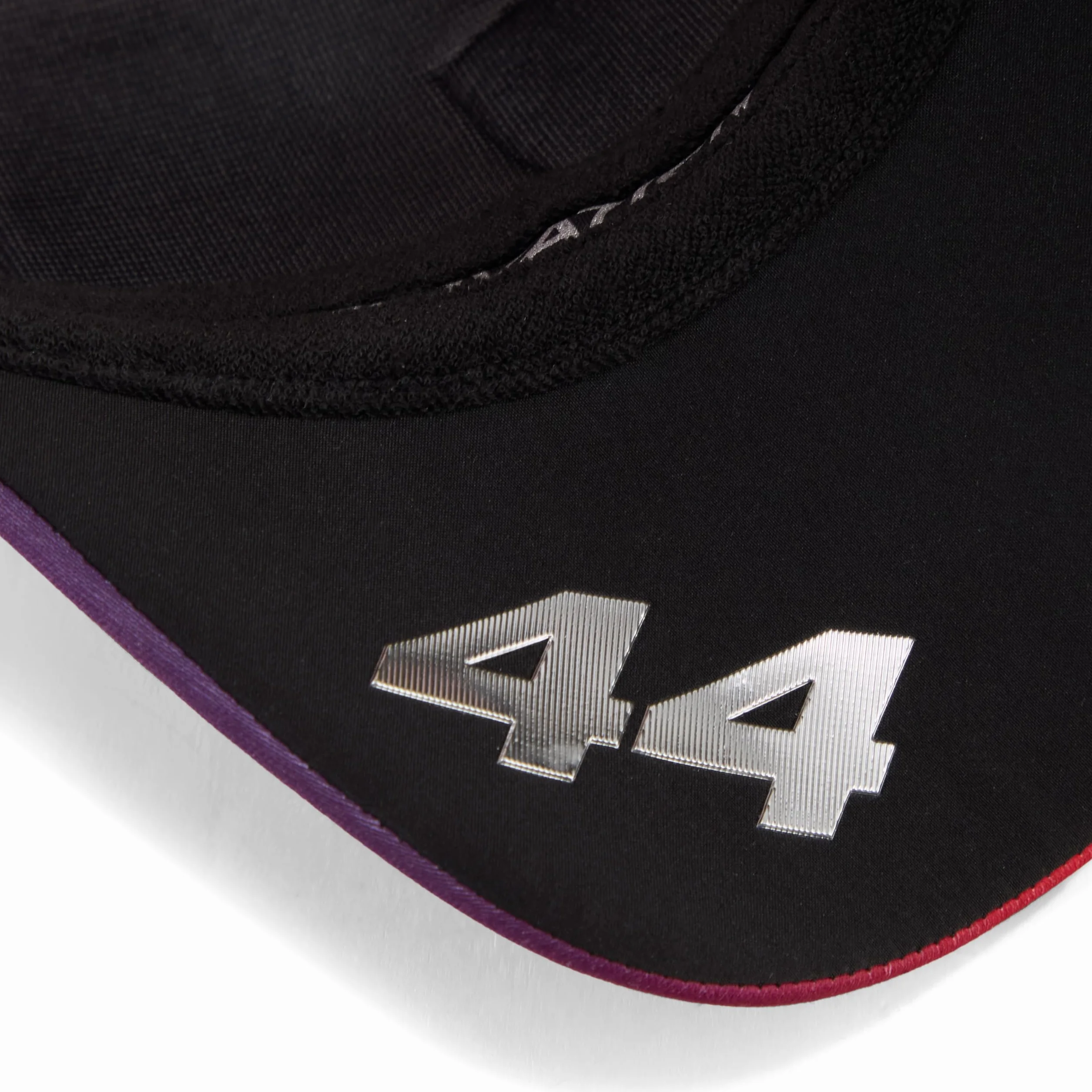 PUMA Scuderia Ferrari F1 Cappellino Edizione Speciale Lewis Hamilton GP Gran Bretagna 2025 – Sfumatura Rossa – Taglia Unica
