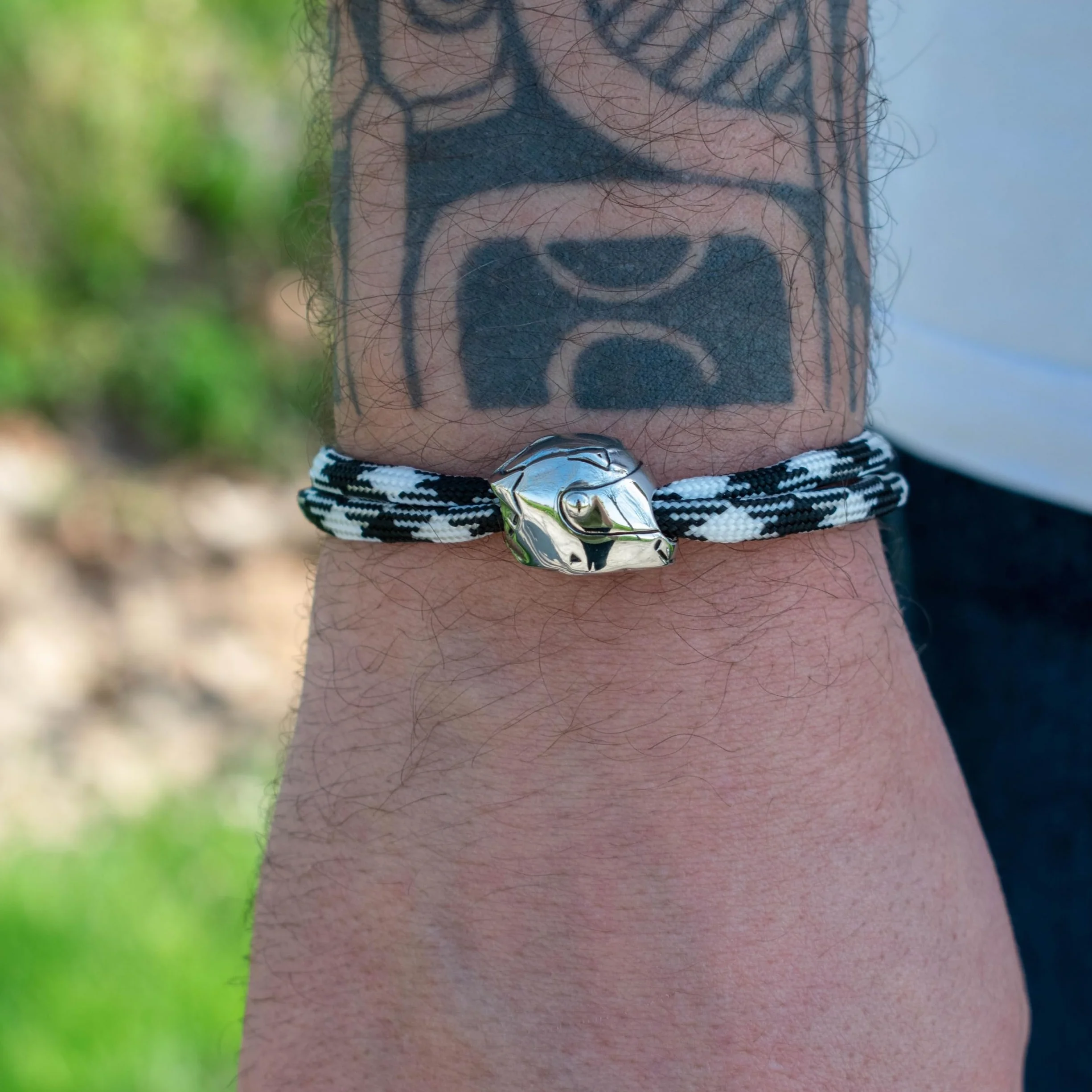 Bracciale da motociclista regolabile in acciaio inossidabile gioiello casco uomo donna idea regalo accessorio polso