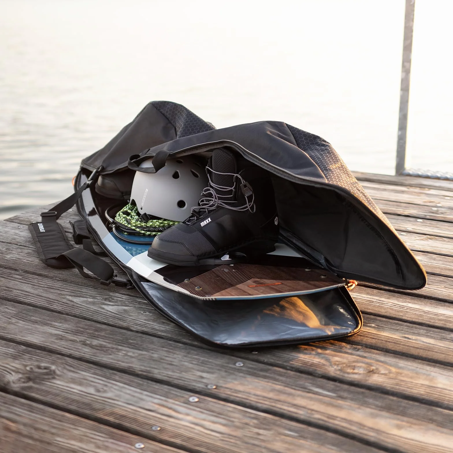 MESLE Borsa per Wakeboard e Kiteboard Quest Padded, Fino a 146 cm con Attacco, Imbottita, Borsa Nera