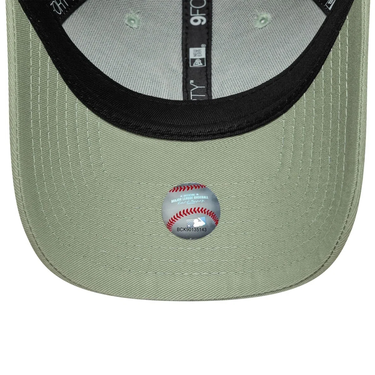 New Era Cappello da Donna 9Forty 9Twenty Trucker Donna Regolabile con Visiera Curva Logo Patch Diversi Colori Squadre Design