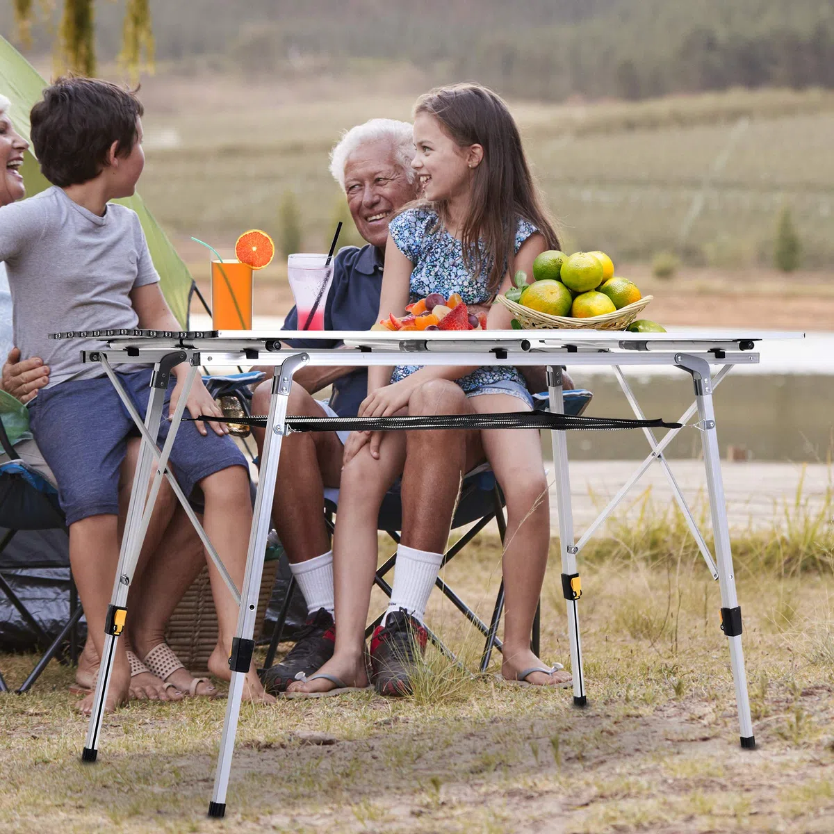Outsunny Tavolo da Campeggio Pieghevole Multifunzione in Alluminio con Custodia e Altezza Regolabile Sostiene Fino 40 kg