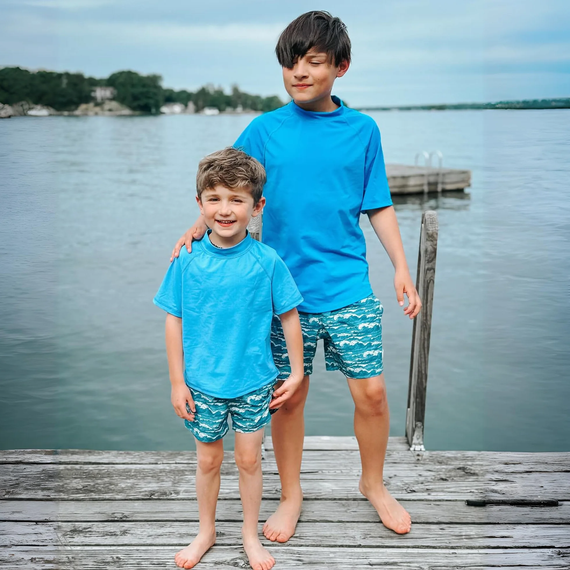BIG ELEPHANT Rashguard a Maniche Corte per Bambini UPF 50+ Protezione Solare Costumi da Bagno (Pacco da 3)