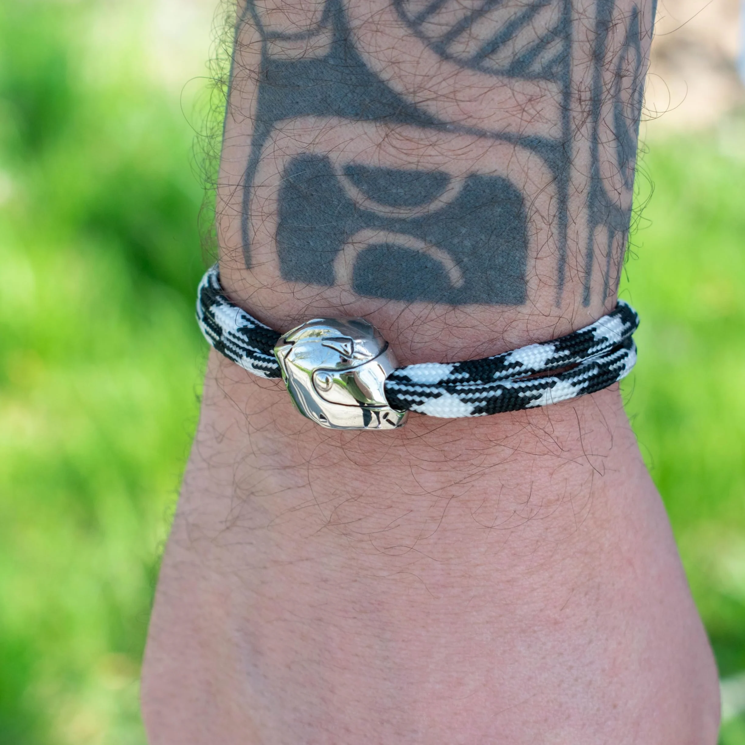 Bracciale da motociclista regolabile in acciaio inossidabile gioiello casco uomo donna idea regalo accessorio polso