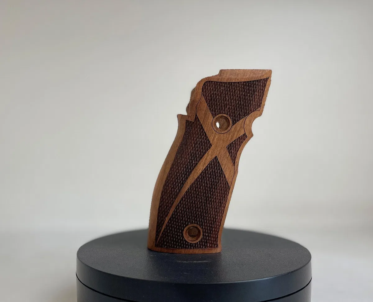 Marca Sıg Sauer P 226 SAO/X-Five/X-Six Impugnatura speciale in legno di noce